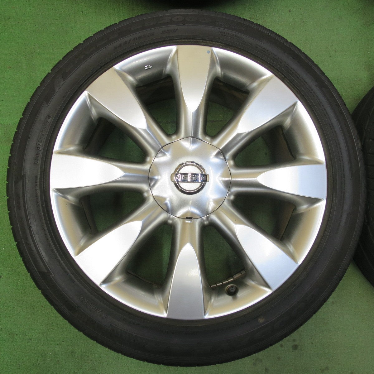 バリ溝!キレイ!8.5分★日産 Y50 フーガ 純正 245/45R18 グッドイヤー イーグル LS2000 hybrid2 18インチ PCD114.3/5H★5082104イノ