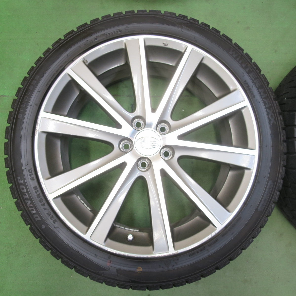 バリ溝!22年!9.5分★スバル レガシィ 純正 225/45R18 スタッドレス ダンロップ ウインターマックス WM02 18インチ PCD100/5H★5093002イス