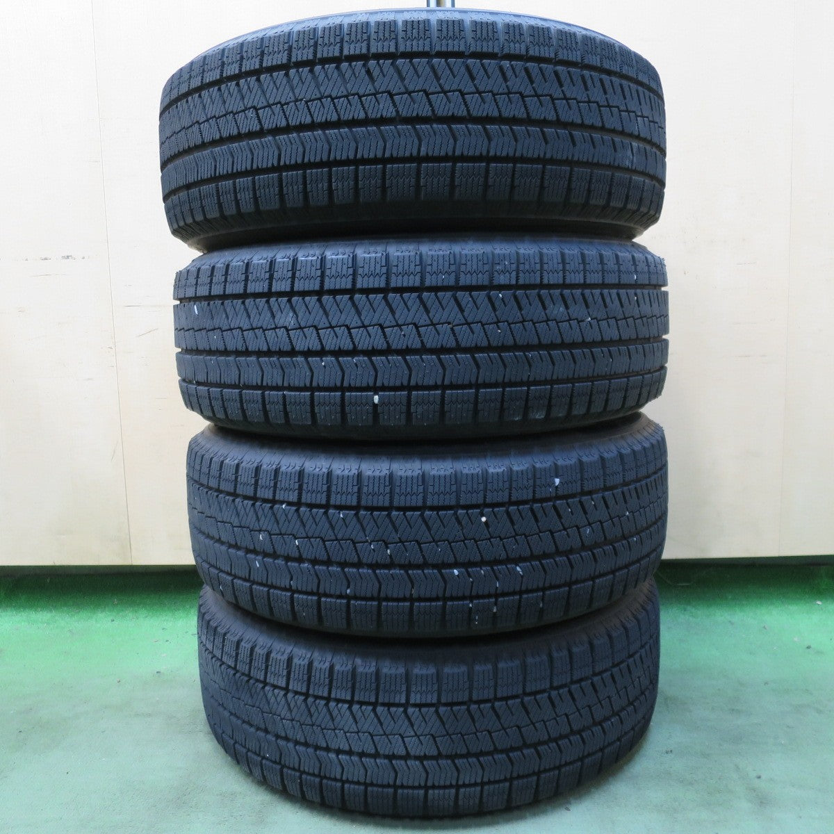 バリ溝!22年!キレイ!ほぼ10分◎スタッドレス 205/60R16 ブリヂストン ブリザック VRX2 SCHNEIDER ATECH シュナイダー 16インチ PCD114.3/5H◎6100503NGス