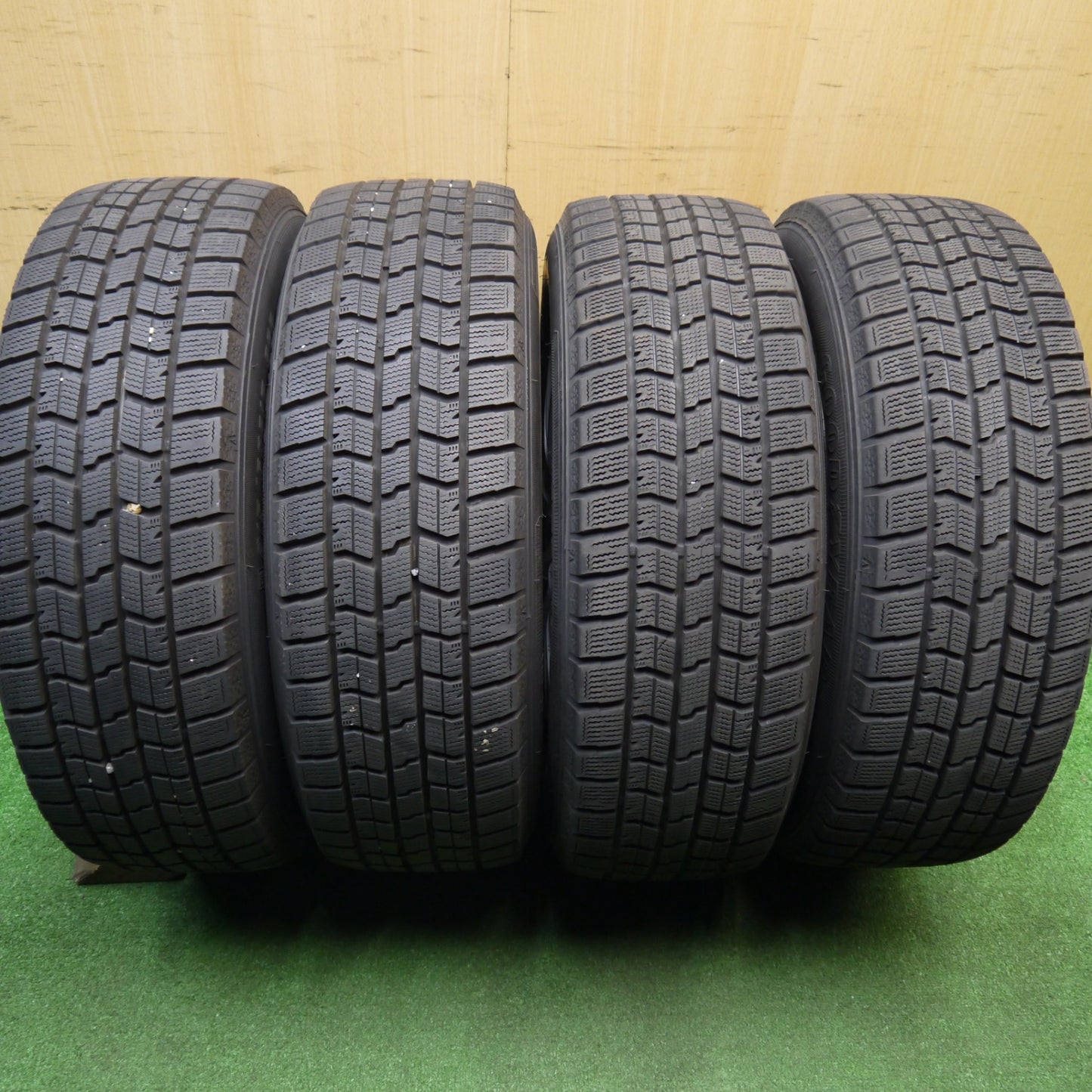 バリ溝!21年!キレイ!9.5分以上★スタッドレス 215/60R17 グッドイヤー アイスナビ7 ravrion RS01 ラブリオン 17インチ PCD114.3/5H★5111806Hス
