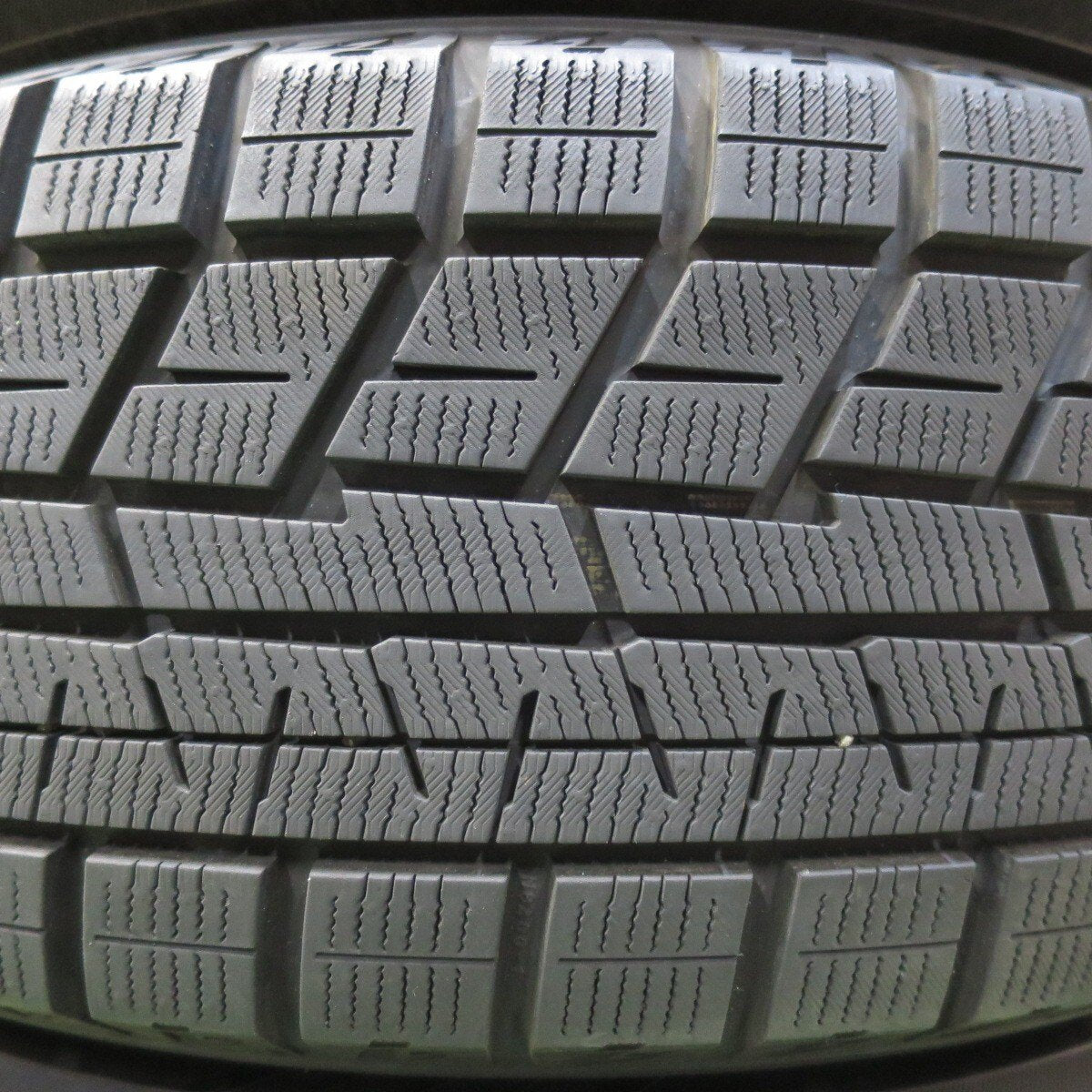 超バリ溝!22年!キレイ!ほぼ10分★スタッドレス 215/65R16 ヨコハマ アイスガード iG60 DUFACT デュファクト 16インチ PCD114.3/5H★5012402イス