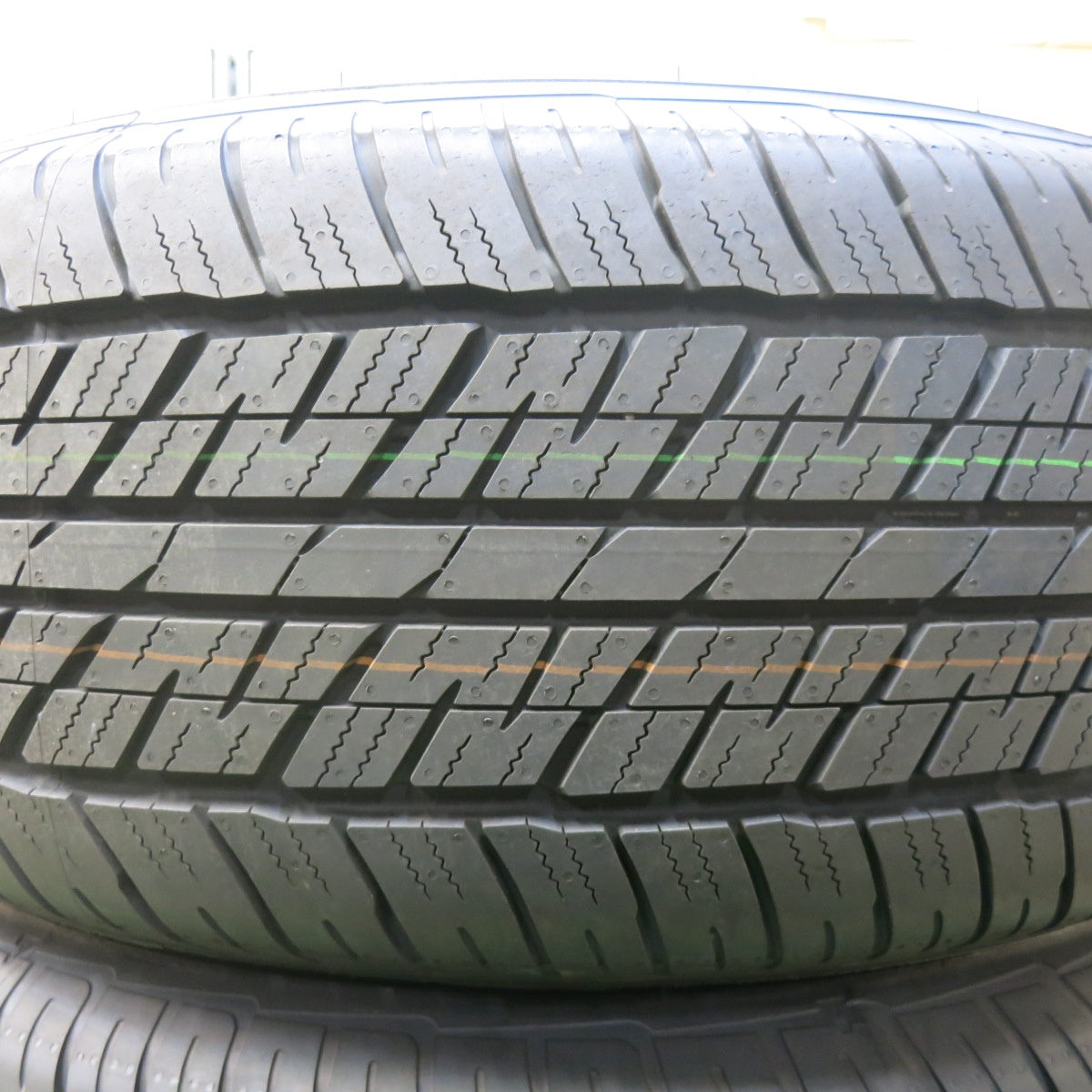 新車外し!24年★265/65R18 ダンロップ グラントレック AT23 タイヤ 18インチ ランクル 250 VX 300 等★5062401SYノタ