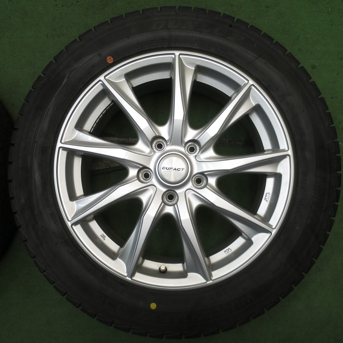バリ溝!22年!9.5分★スタッドレス 215/60R17 ダンロップ ウインターマックス SJ8+ DUFACT デュファクト 17インチ PCD114.3/5H★5091904NJス