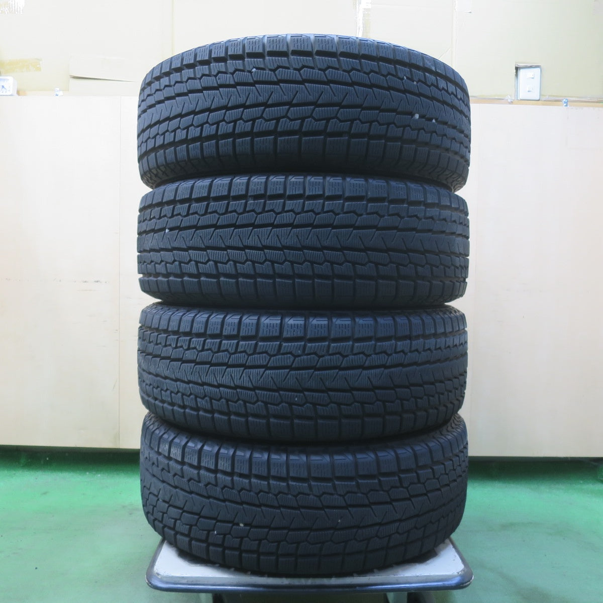 バリ溝!23年!キレイ!9.5分★スタッドレス 235/60R18 ヨコハマ アイスガード G075 SCHNEIDER MiD シュナイダー 18インチ PCD114.3/5H★6032604イス