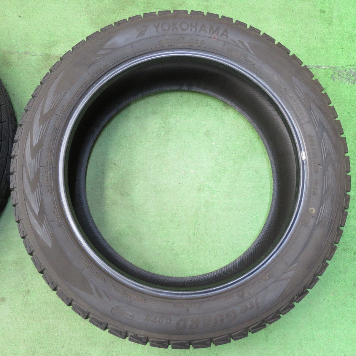 バリ溝!24年!ほぼ10分★スタッドレス 235/55R20 ヨコハマ アイスガード G075 タイヤ 20インチ レクサス RX 等★5042307イスタ