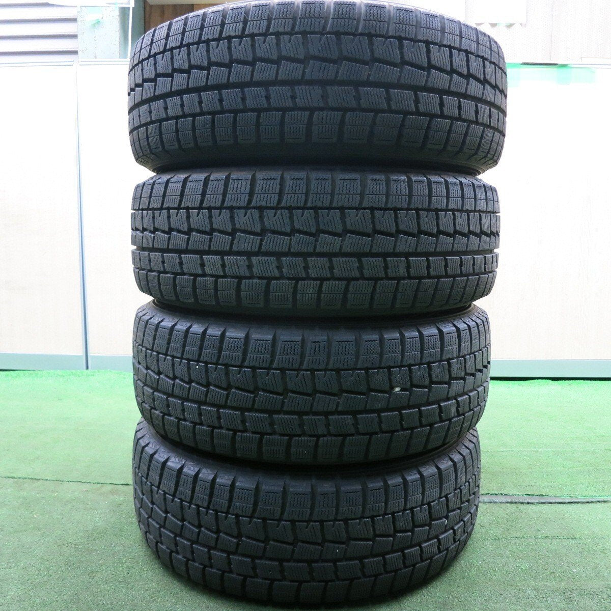 バリ溝!キレイ!9.5分以上★ワーゲン等 TECMAG 205/55R16 スタッドレス ダンロップ WM01 テクマグ PCD112/5H★4052708HAス
