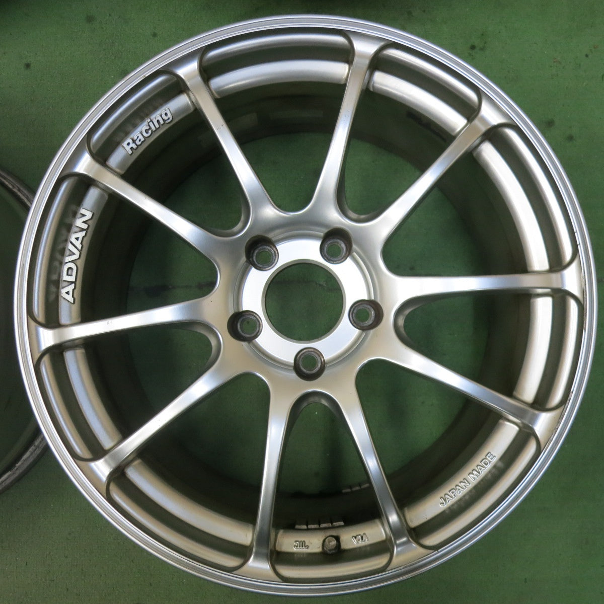 4本価格★ADVAN Racing 18インチ 18×8.5J アドバン レーシング PCD114.3/5H★5062405SYホ