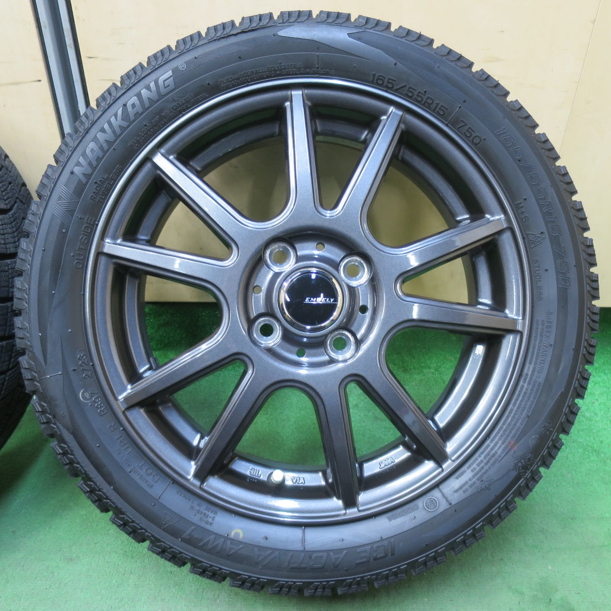 バリ溝!23年!キレイ!9分★スタッドレス 165/55R15 ナンカン アイス アクティバ AW-1 EMBELY 15インチ 軽サイズ 軽自動車 PCD100/4H★5102709イス