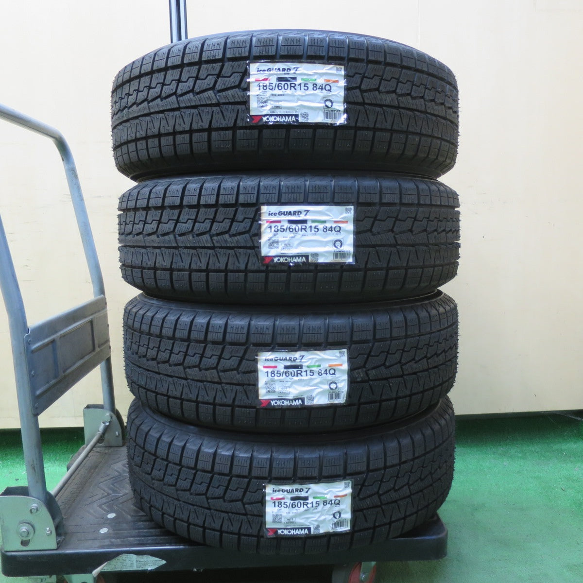 未使用!23年★スタッドレス 185/60R15 ヨコハマ アイスガード iG70 MiLLOUS ミルアス 15インチ PCD100/4H★5080802イス