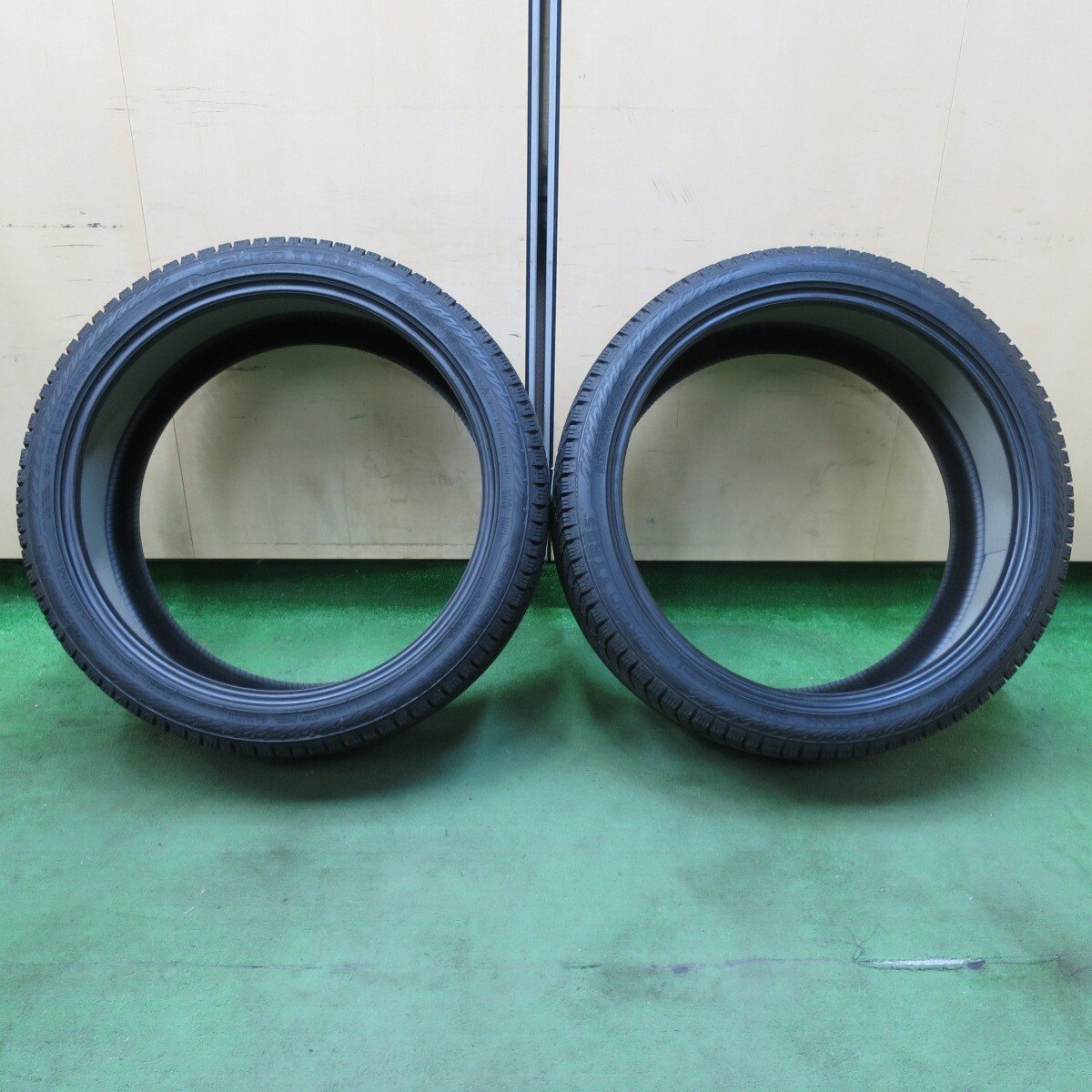 未使用!22年!2本★スタッドレス 265/35R21 ノキアン ハッカペリッタ R5 EV タイヤ 21インチ アウディ ベンツ等★5012902イスタ