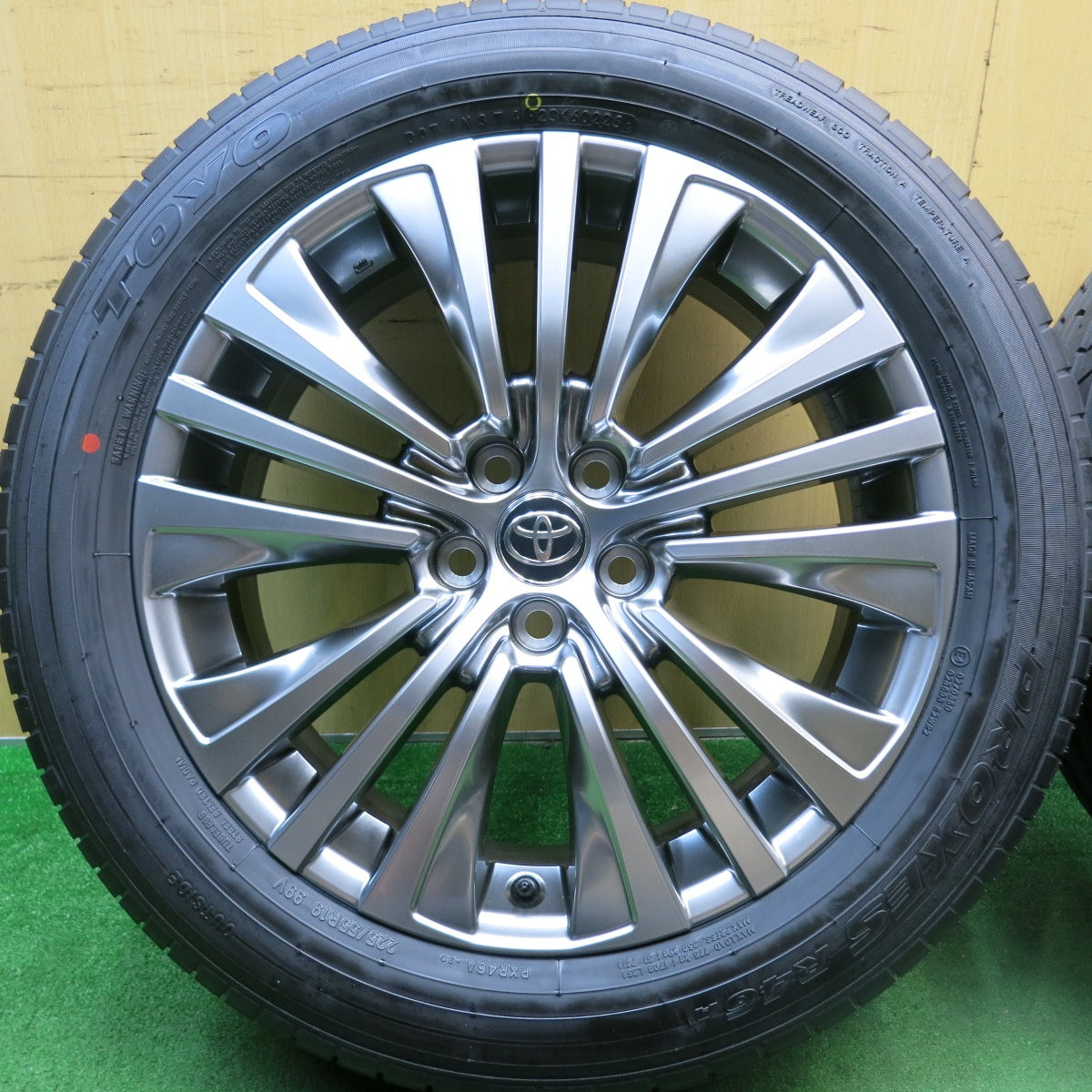 新車外し!25年★トヨタ 80系 ハリアー Zグレード 純正 225/55R19 トーヨー プロクセス R46A 19インチ PCD114.3/5H★5070105HAノ