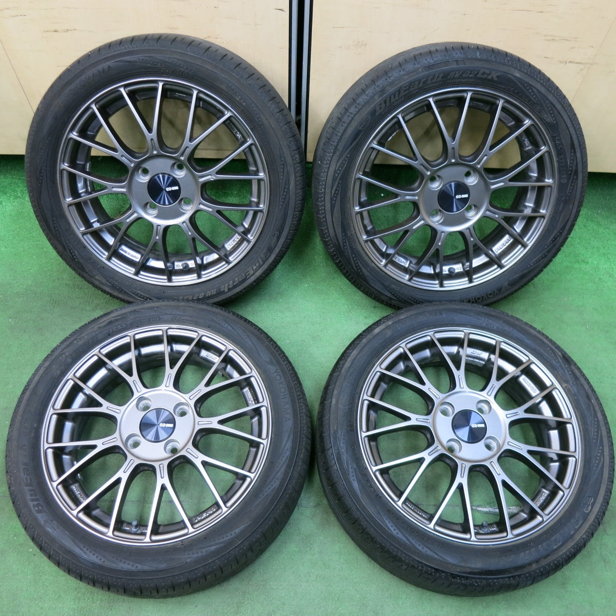 送料無料] バリ溝！キレイ！9分☆ENKEI PFM1 165/55R15 ヨコハマ