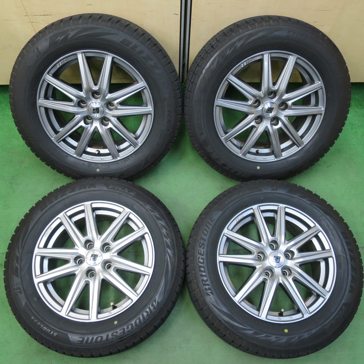 バリ溝！23年！キレイ！9分☆スタッドレス 215/60R16 ブリヂストン 
