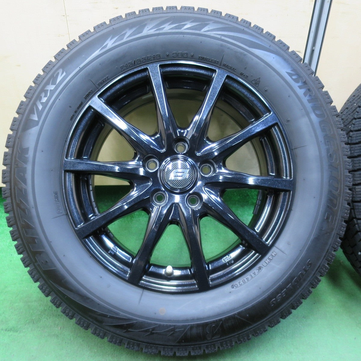 バリ溝!20年!キレイ!9.5分★スタッドレス 215/65R16 ブリヂストン ブリザック VRX2 STRANGER ストレンジャー 16インチ PCD114.3/5H★4112503イス