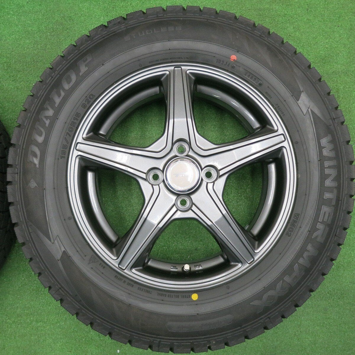 バリ溝!22年!キレイ!9.5分以上★スタッドレス 195/70R15 ダンロップ ウインターマックス WM02 TOPRUN トップラン 15インチ PCD100/4H★4112206NJス