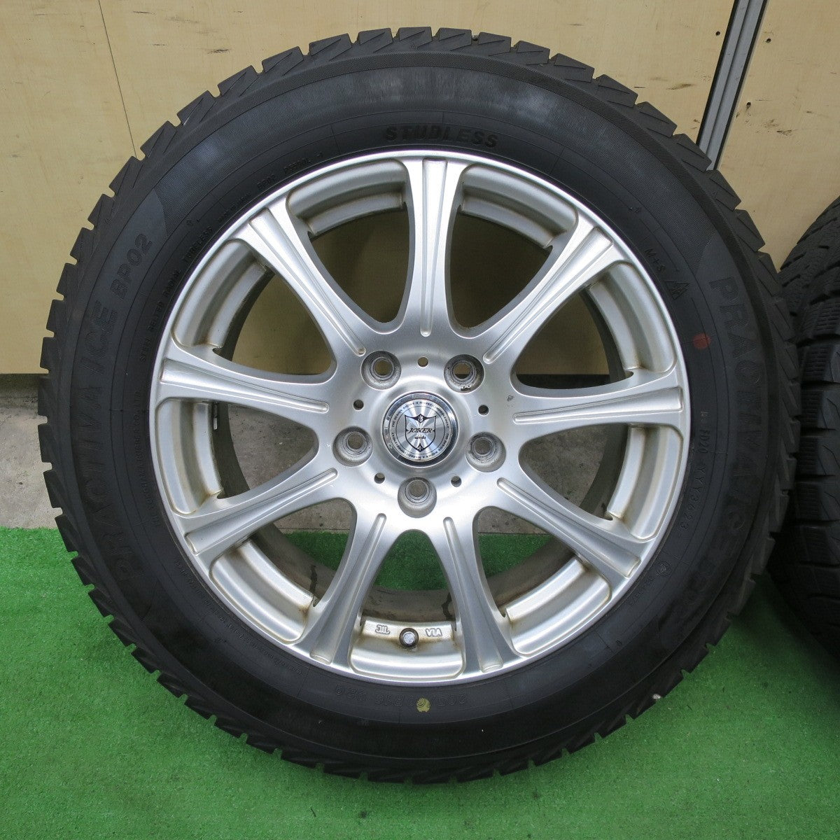 バリ溝!23年!9.5分★スタッドレス 205/60R16 プラクティバ アイス BP02 JOKER ジョーカー 16インチ PCD114.3/5H★5070102TTス