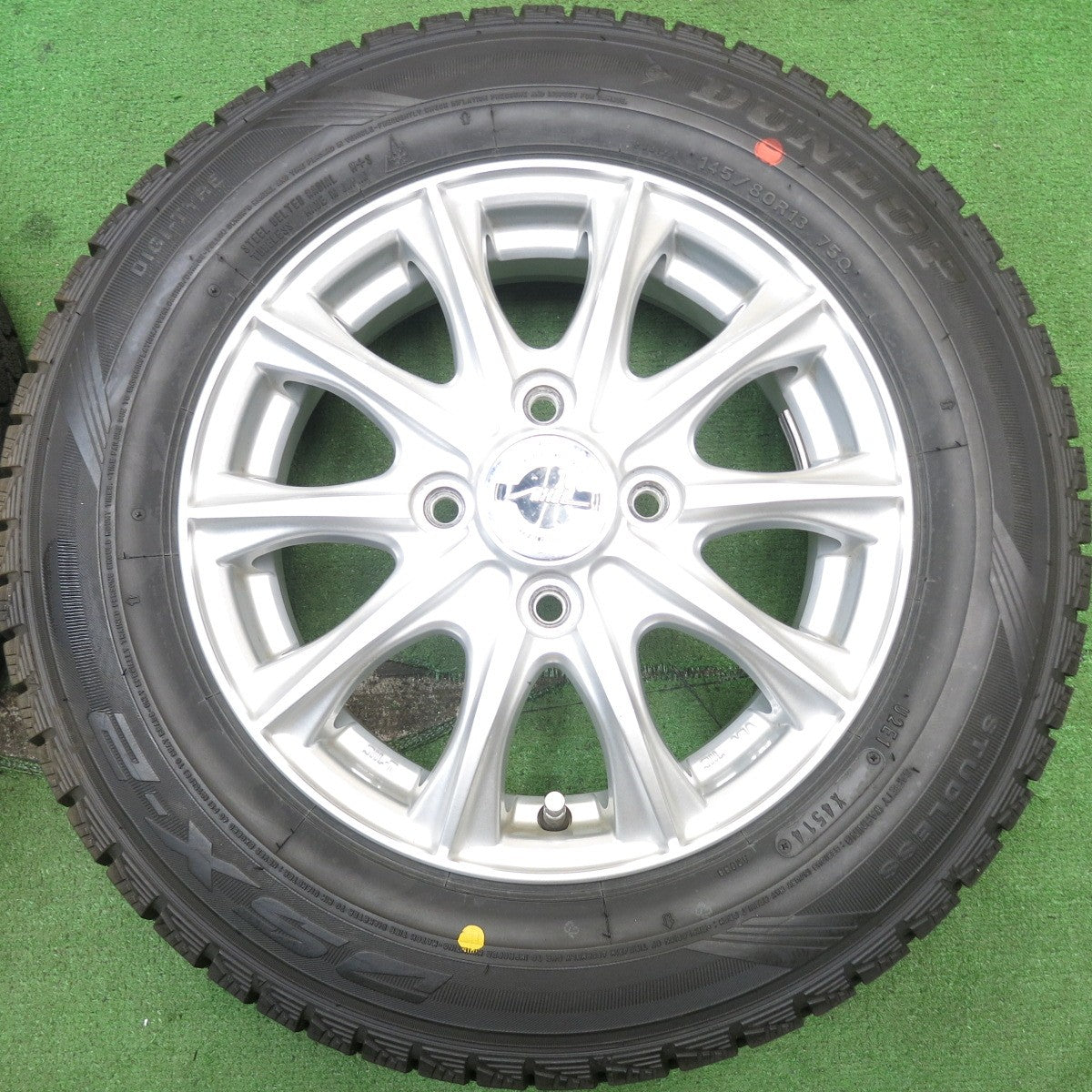 バリ溝!9.5分以上★スタッドレス 145/80R13 ダンロップ DSX-2 AXEL アクセル 13インチ PCD100/4H★5052106AKス
