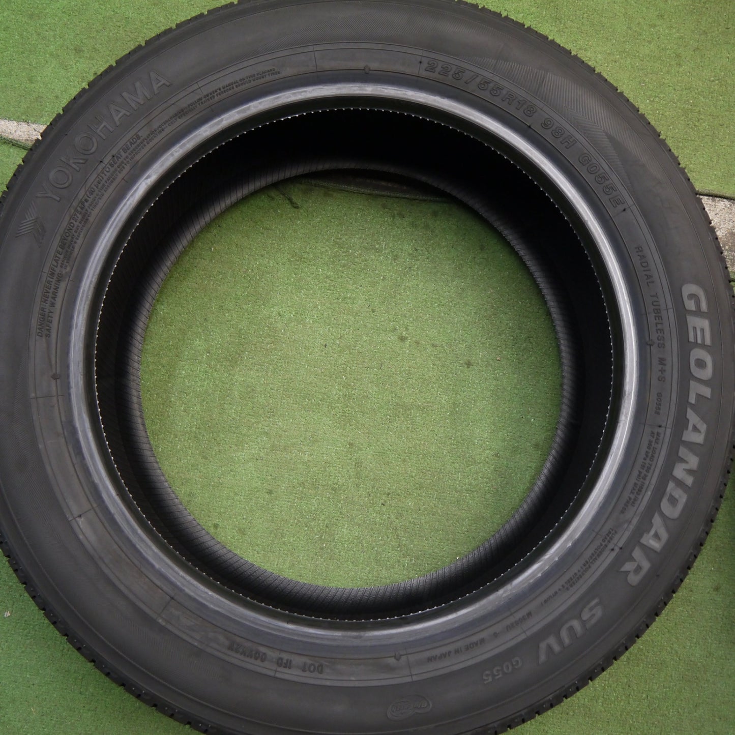 新車外し!25年★225/55R18 ヨコハマ ジオランダー SUV G055 G055E タイヤ 18インチ フォレスター デリカ D:5 シャモニー エルグランド 等★5081809Hノタ
