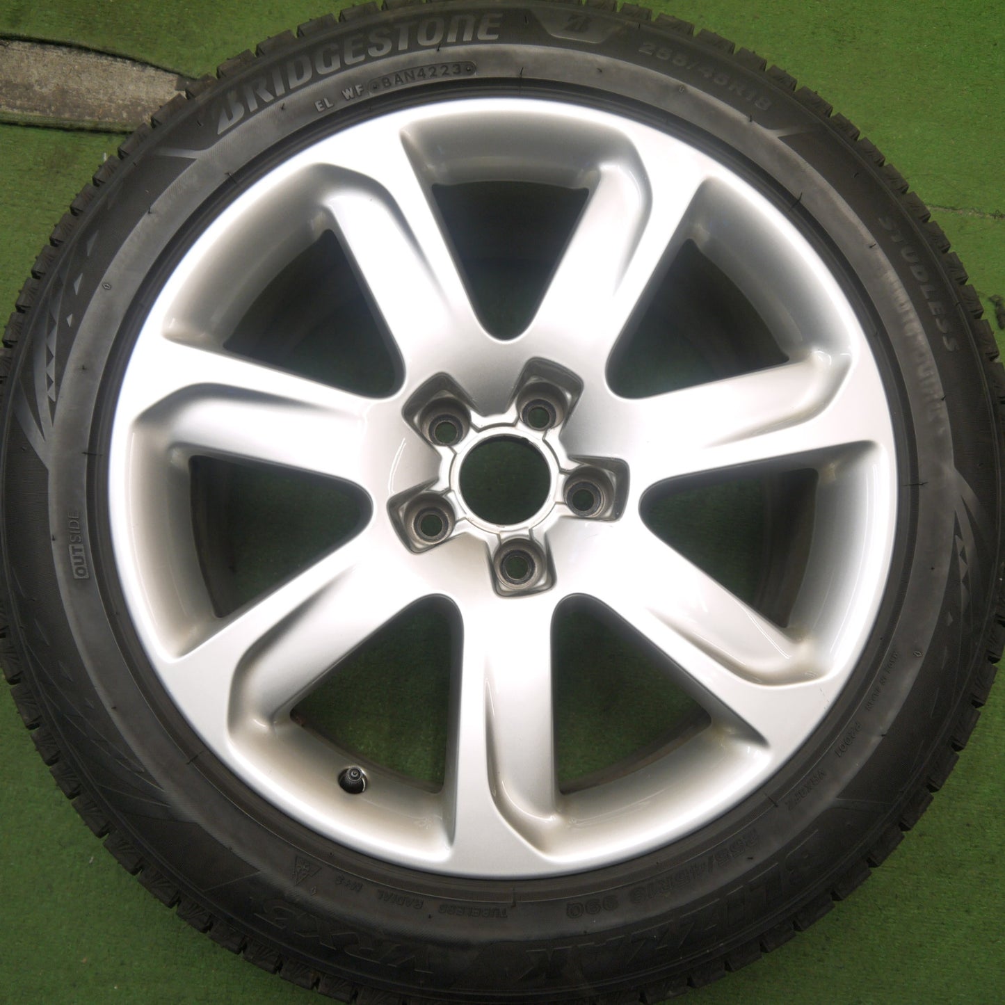 バリ溝!23年!キレイ!9分★アウディ A7 4G 純正 255/45R18 スタッドレス ブリヂストン ブリザック VRX3 18インチ PCD112/5H★5072301Hス