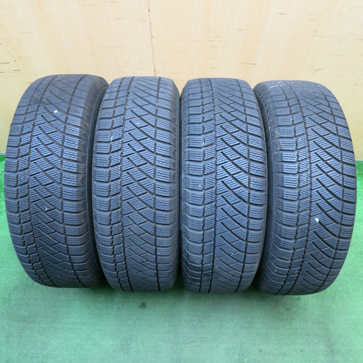 バリ溝!キレイ!9.5分★スタッドレス 195/65R15 コンチネンタル コンチバイキング コンタクト6 LAUFBAHN ラウフバーン 15インチ PCD114.3/5H★5051401NJス