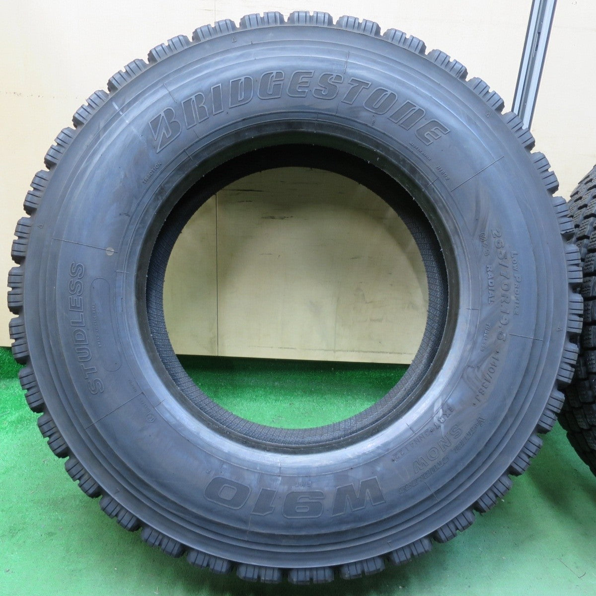 バリ溝!22年!9.5分★トラック タイヤ 265/70R19.5 140/138J スタッドレス ブリヂストン W910 19.5インチ★5021412イスタ
