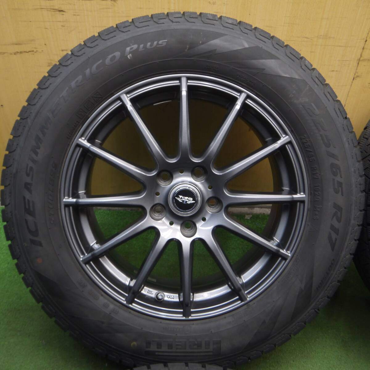 バリ溝!キレイ!8.5分★スタッドレス 225/65R17 ピレリ アイスアシンメトリコ プラス TEAD テッド PCD114.3/5H★4030104KKス