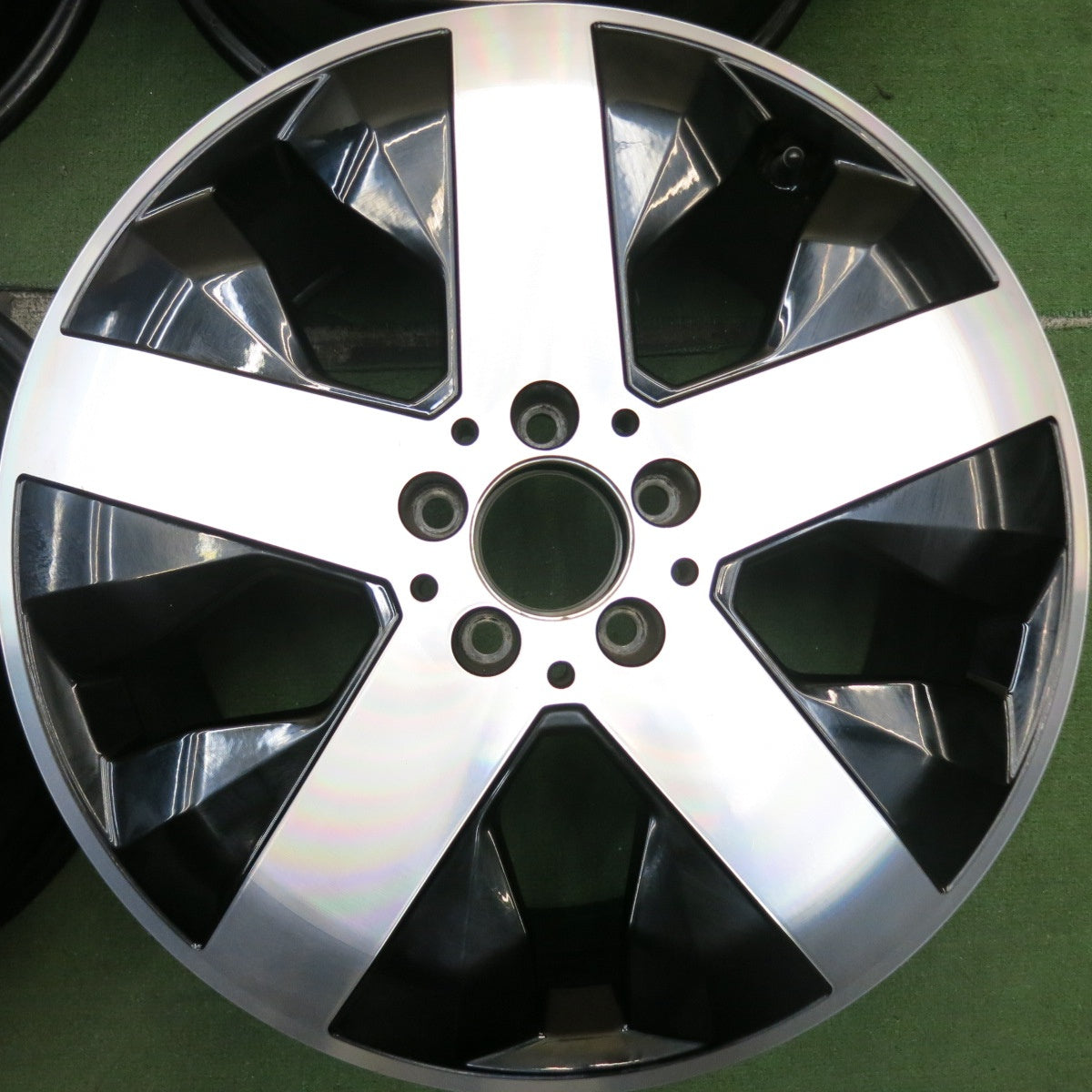 4本価格★ベンツ X247 GLBクラス 純正 ホイール 18インチ 7.5J×18H2 PCD112/5H★5092516HAホ