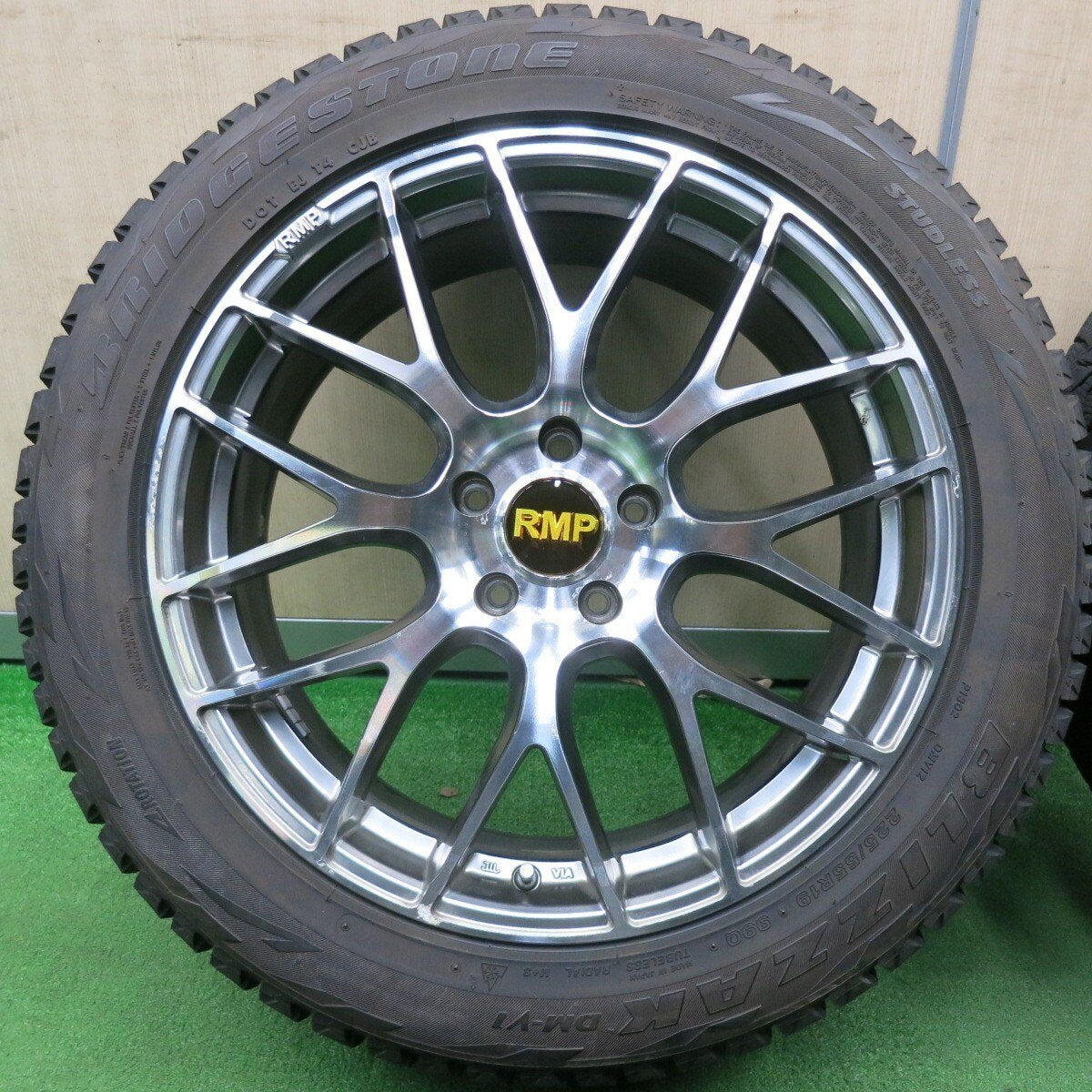 バリ溝!9.5分★RMP スタッドレス 225/55R19 ブリヂストン ブリザック DM-V1 19インチ PCD114.3/5H★5020607TNス