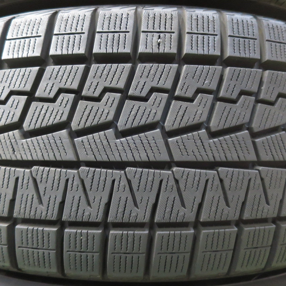 バリ溝!23年!キレイ!9.5分以上★スタッドレス 225/55R19 ヨコハマ アイスガード iG70 VELVA SPORTZ ヴェルヴァ 19インチ PCD114.3/5H★5020105イス