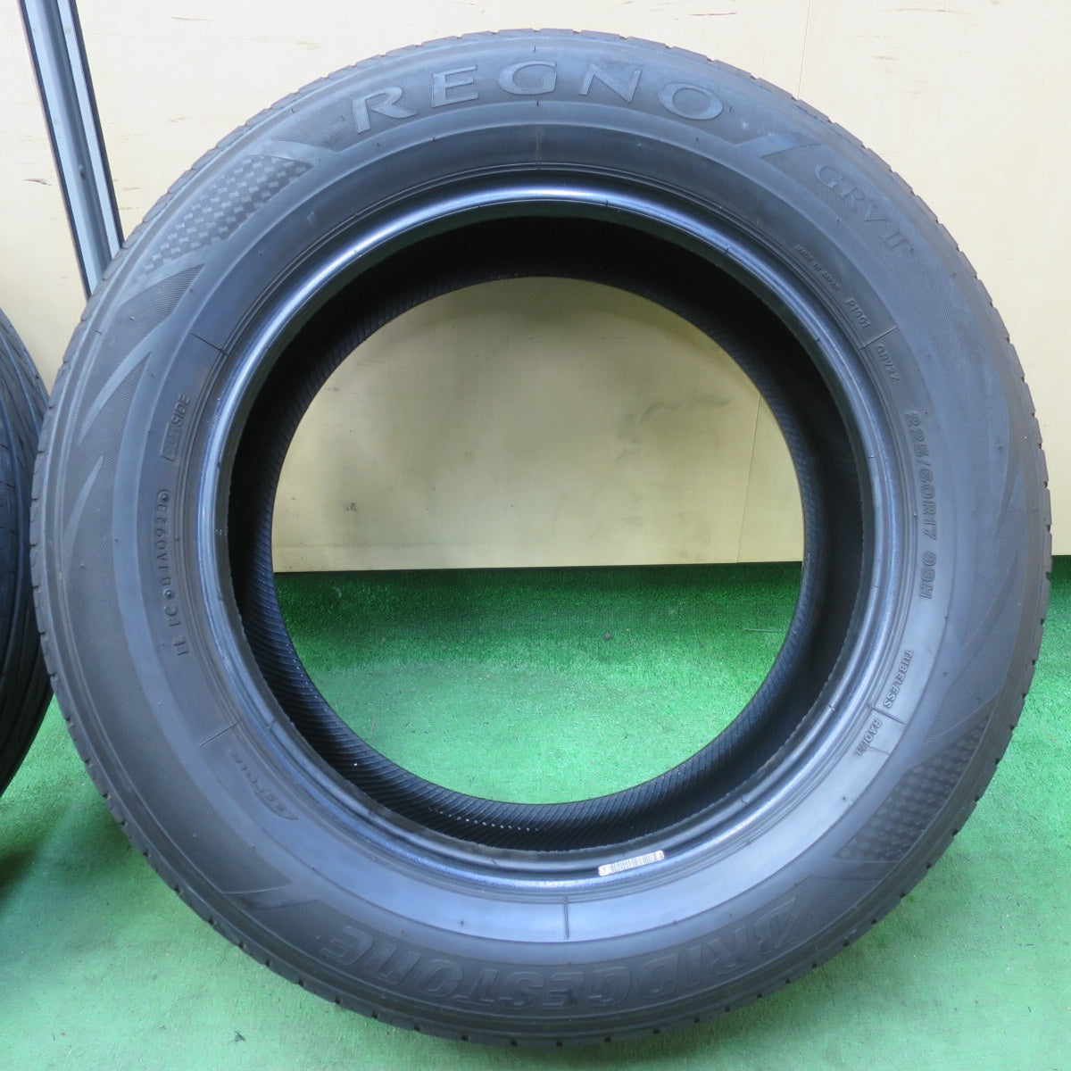 4本価格!23年★225/60R17 ブリヂストン レグノ GRV2 タイヤ 17インチ エクストレイル アルファード ハリアー フォレスター XV 等★5041813イノタ