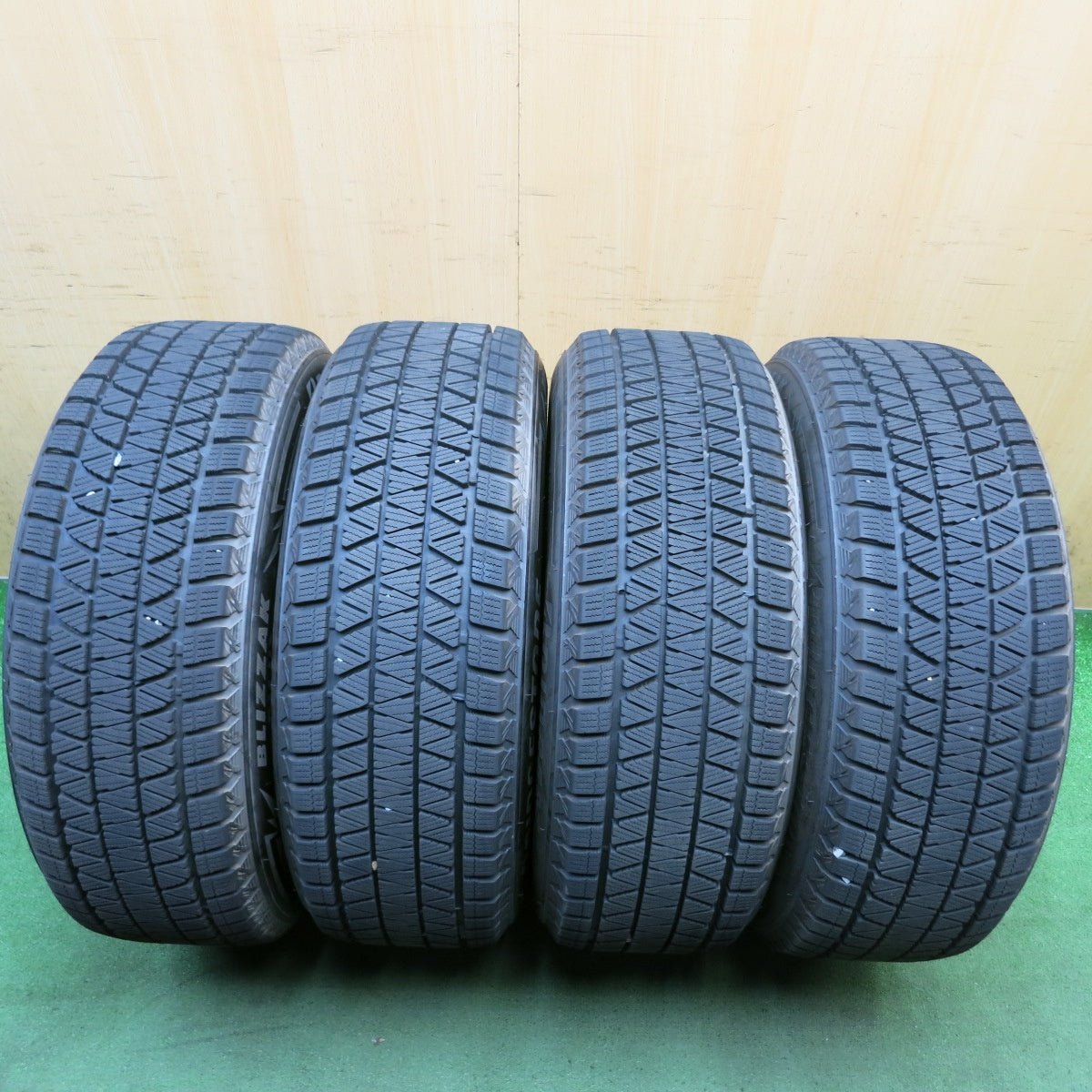 バリ溝!23年!9.5分◎スタッドレス 235/60R18 ブリヂストン ブリザック DM-V3 SPORT KRONE スポルト クローネ 18インチ PCD114.3/5H◎6083001HAス