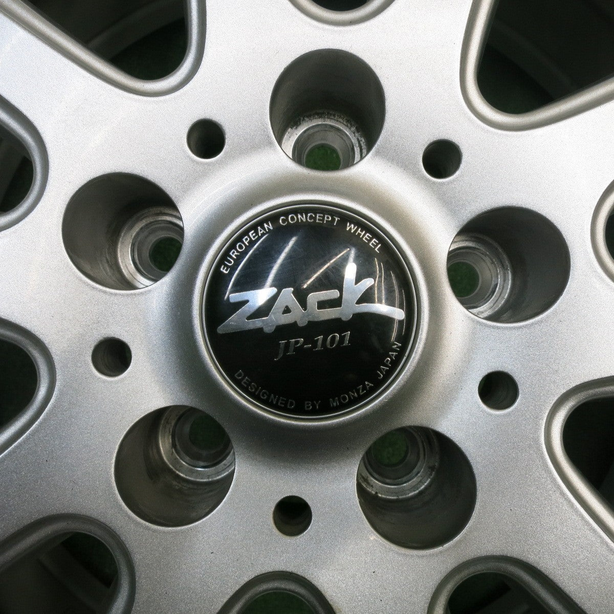 超バリ溝!キレイ!ほぼ10分★スタッドレス 215/65R16 グッドイヤー アイスナビ ZEA ZACK JP-101 MONZA ザック 16インチ PCD114.3/5H★5042802NJス