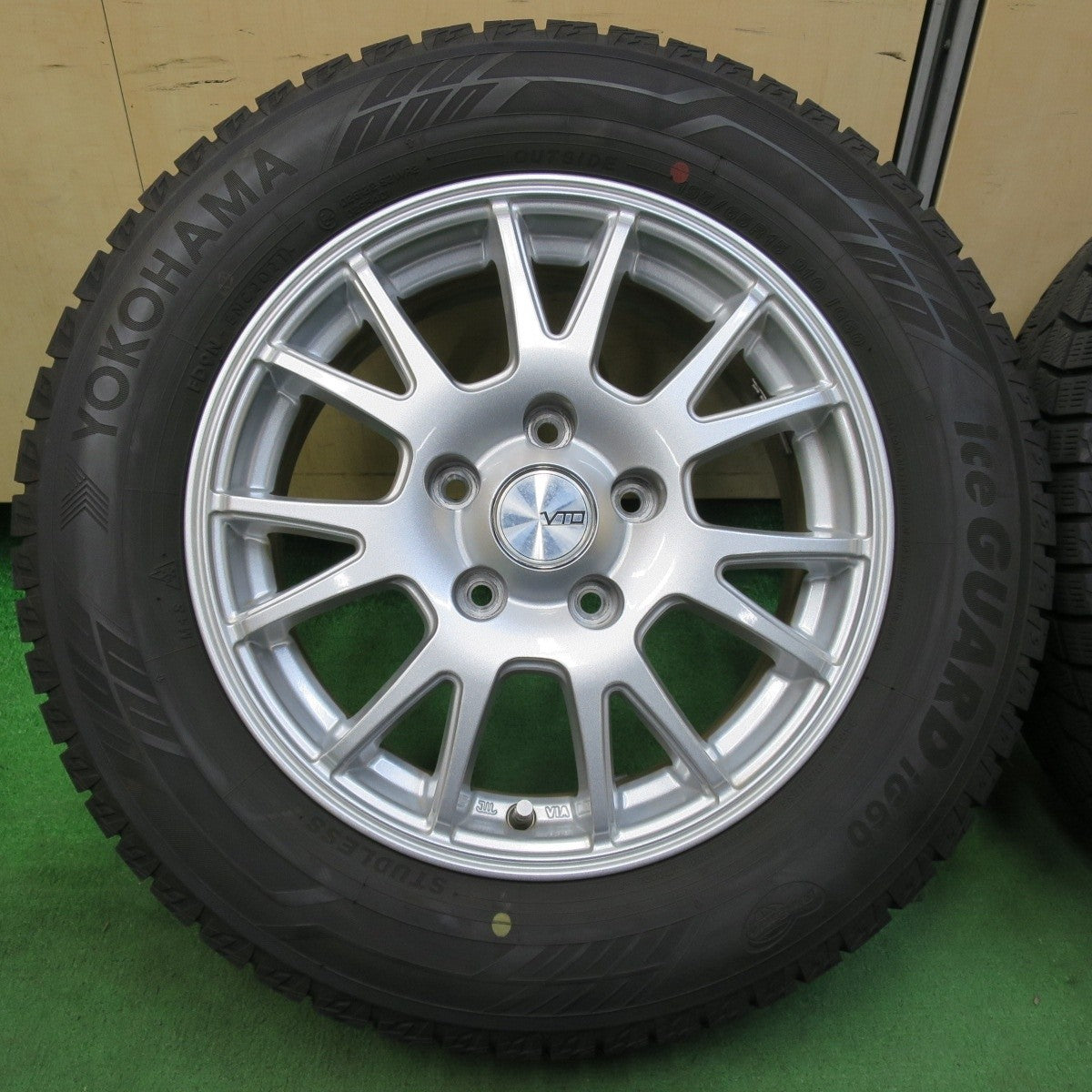バリ溝!21年!キレイ!8.5分★スタッドレス 195/65R15 ヨコハマ アイスガード iG60 VTO 社外 アルミ PCD114.3/5H★4112606イス