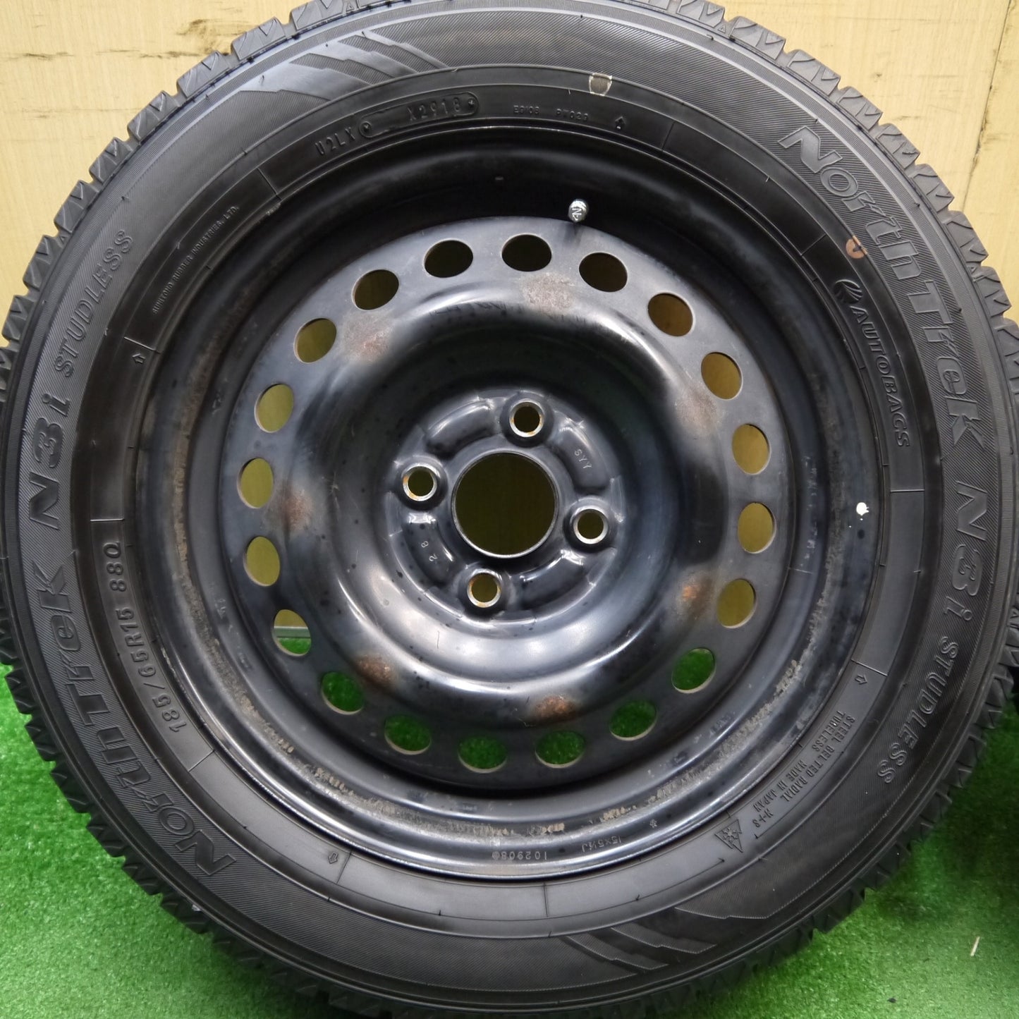 バリ溝!9分★スタッドレス 185/65R15 オートバックス ノーストレック N3i スチール ホイール 15インチ PCD100/4H★5042308Hス