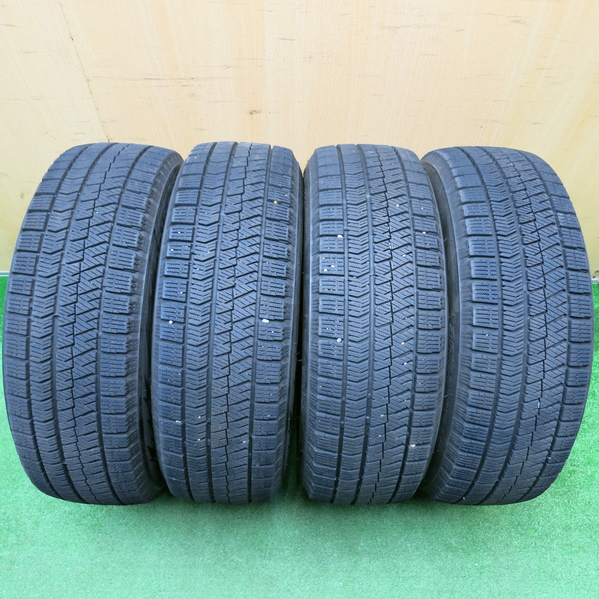 バリ溝!23年!キレイ!8.5分★プリウス 等 195/65R15 スタッドレス ブリヂストン ブリザック VRX2 REVERLINE リバーライン 15インチ PCD100/5H★5112014HAス