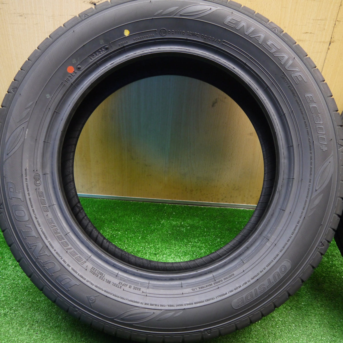 新車外し!25年★185/65R15 ダンロップ エナセーブ EC300+ タイヤ 15インチ アクア フィールダー アクシオ フリード ノート bB 等★5111204Hノタ