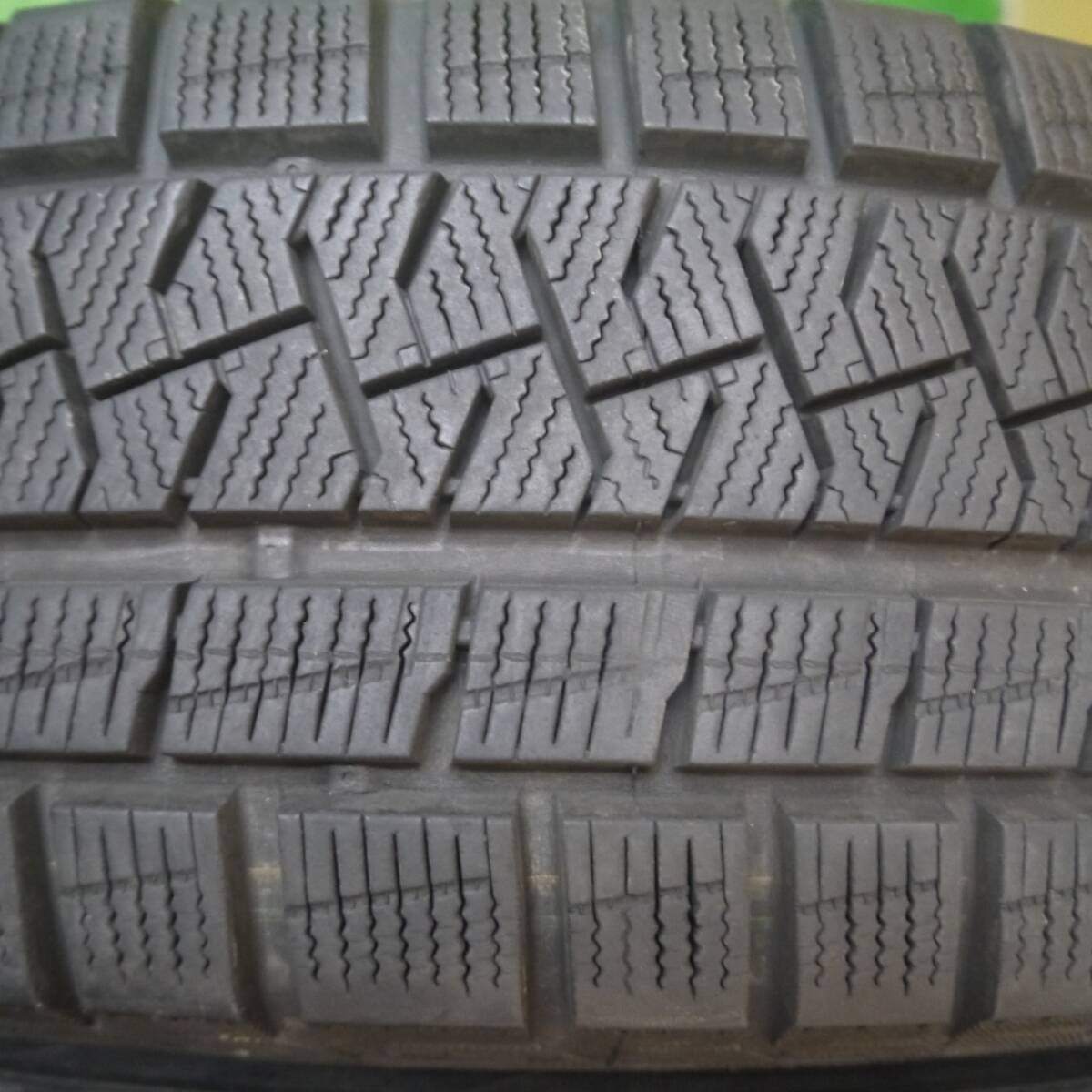 バリ溝!キレイ!8.5分★スタッドレス 175/65R14 ピレリ アイスアシンメトリコ VOLGA ヴォルガ 14インチ PCD100/4H★4112601Hス