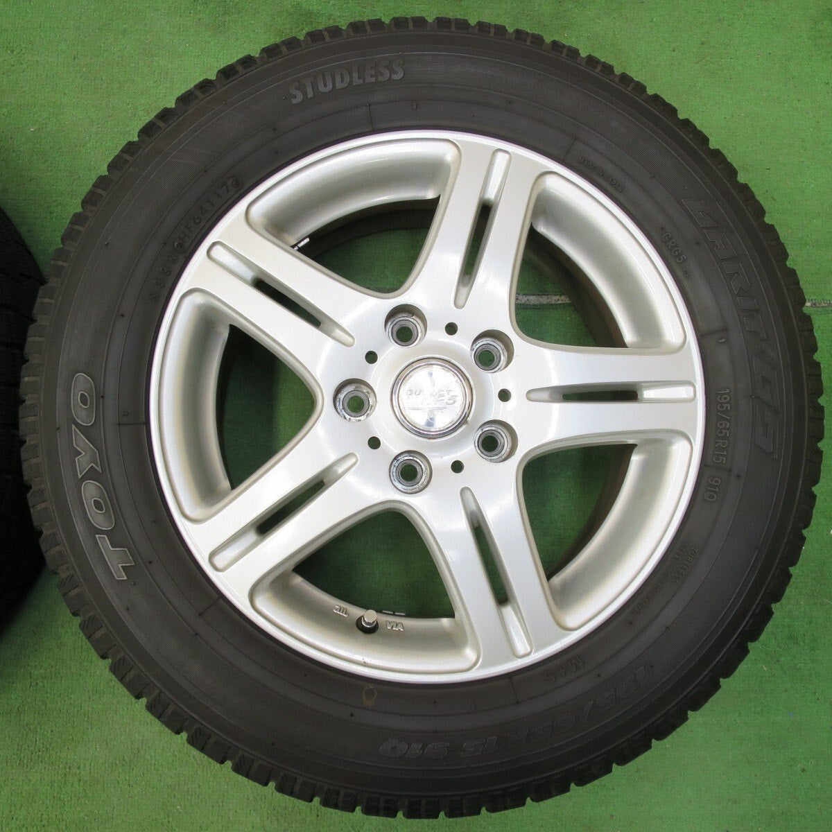バリ溝!9分★スタッドレス 195/65R15 トーヨー ガリット G5 DUFACT DF5 デュファクト 15インチ PCD114.3/5H★4113012イス