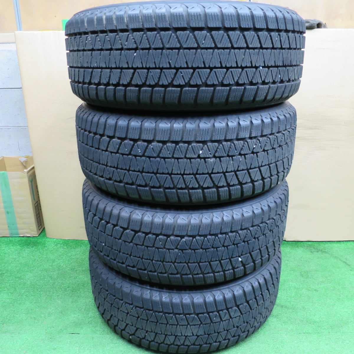 バリ溝!キレイ!9分★ボルボ 等 Team Sparco 235/55R18 スタッドレス ブリヂストン ブリザック DM-V3 チームスパルコ 18インチ PCD108/5H★6011503NKス