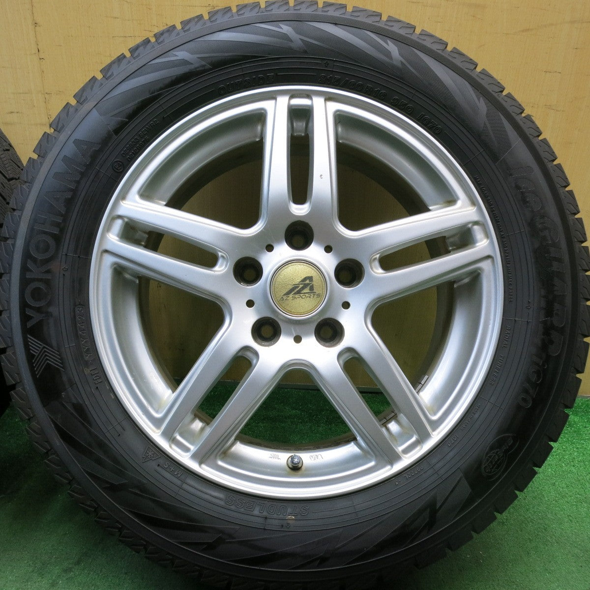 バリ溝!23年!ほぼ10分★スタッドレス 215/60R16 ヨコハマ アイスガード iG70 AZ SPORTS AZスポーツ 16インチ PCD114.3/5H★5082302HAス