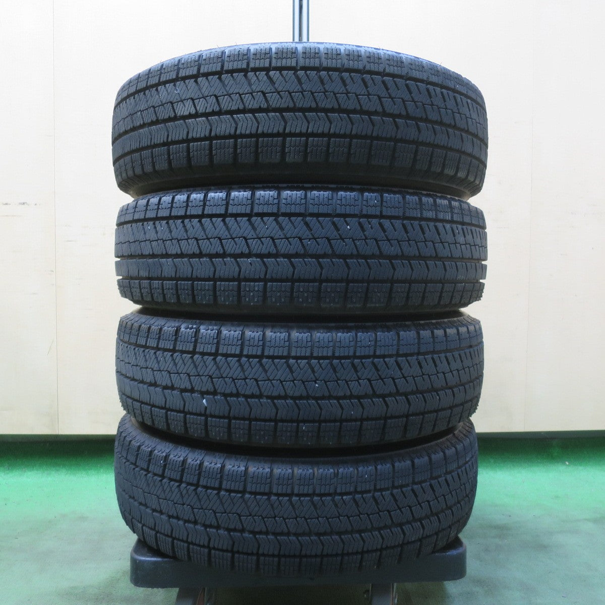 バリ溝!25年!キレイ!9.5分★スタッドレス 155/65R14 ブリヂストン ブリザック VRX2 ESTROSA EST-8S エステローザ 14インチ PCD100/4H★6053011イス