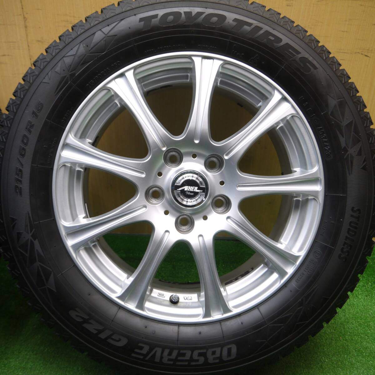 超バリ溝!23年!キレイ!ほぼ10分★スタッドレス 215/60R16 トーヨー オブザーブ GIZ2 AXEL Three アクセル 16インチ PCD114.3/5H★5010808Hス