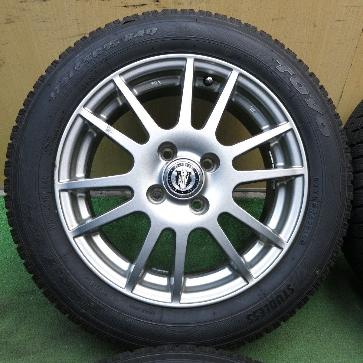 バリ溝!9分★スタッドレス 175/65R15 トーヨー ガリット G5 NIRVANA NV ニルヴァーナ 15インチ PCD100/4H★4020907KKス