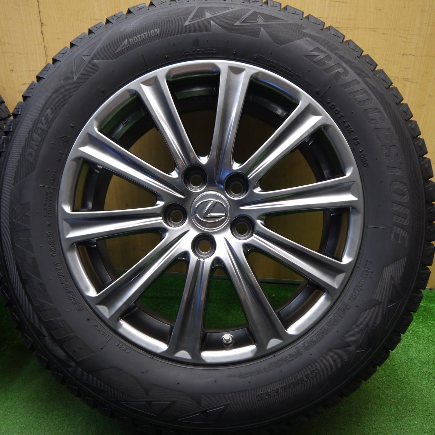 センサー付!キレイ★レクサス NX 純正 225/65R17 スタッドレス ブリヂストン ブリザック DM-V2 17インチ PCD114.3/5H★5042110Hス