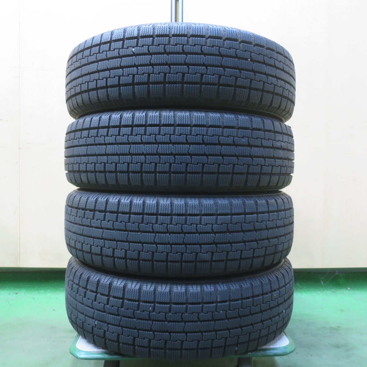バリ溝!キレイ!9分◎スタッドレス 155/65R14 アイスフロンテージ トーヨー Fang ファング 14インチ PCD100/4H◎6072001イス