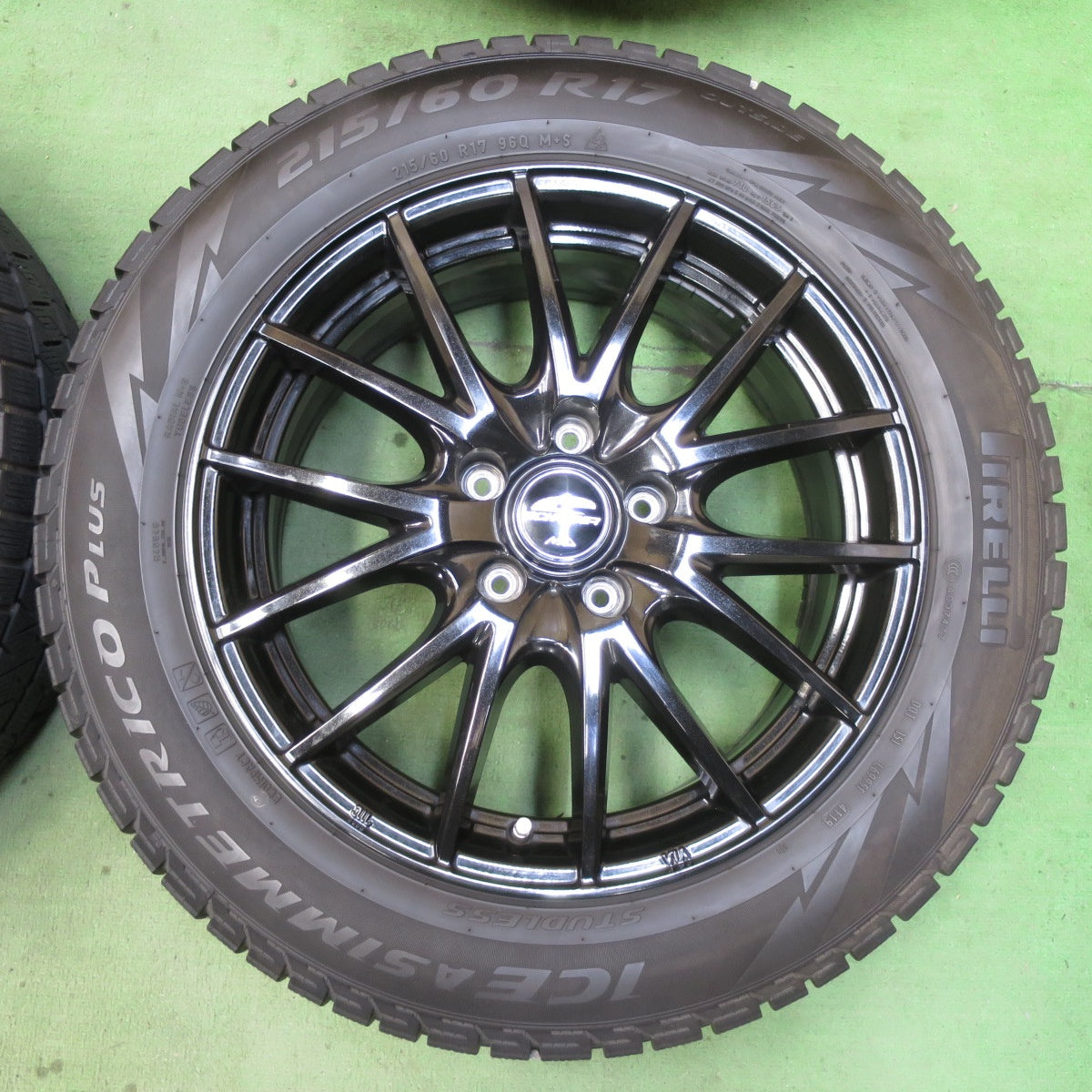 キレイ★スタッドレス 215/60R17 ピレリ アイスアシンメトリコ プラス SCHNEIDER MiD シュナイダー 17インチ PCD114.3/5H★5081803イス