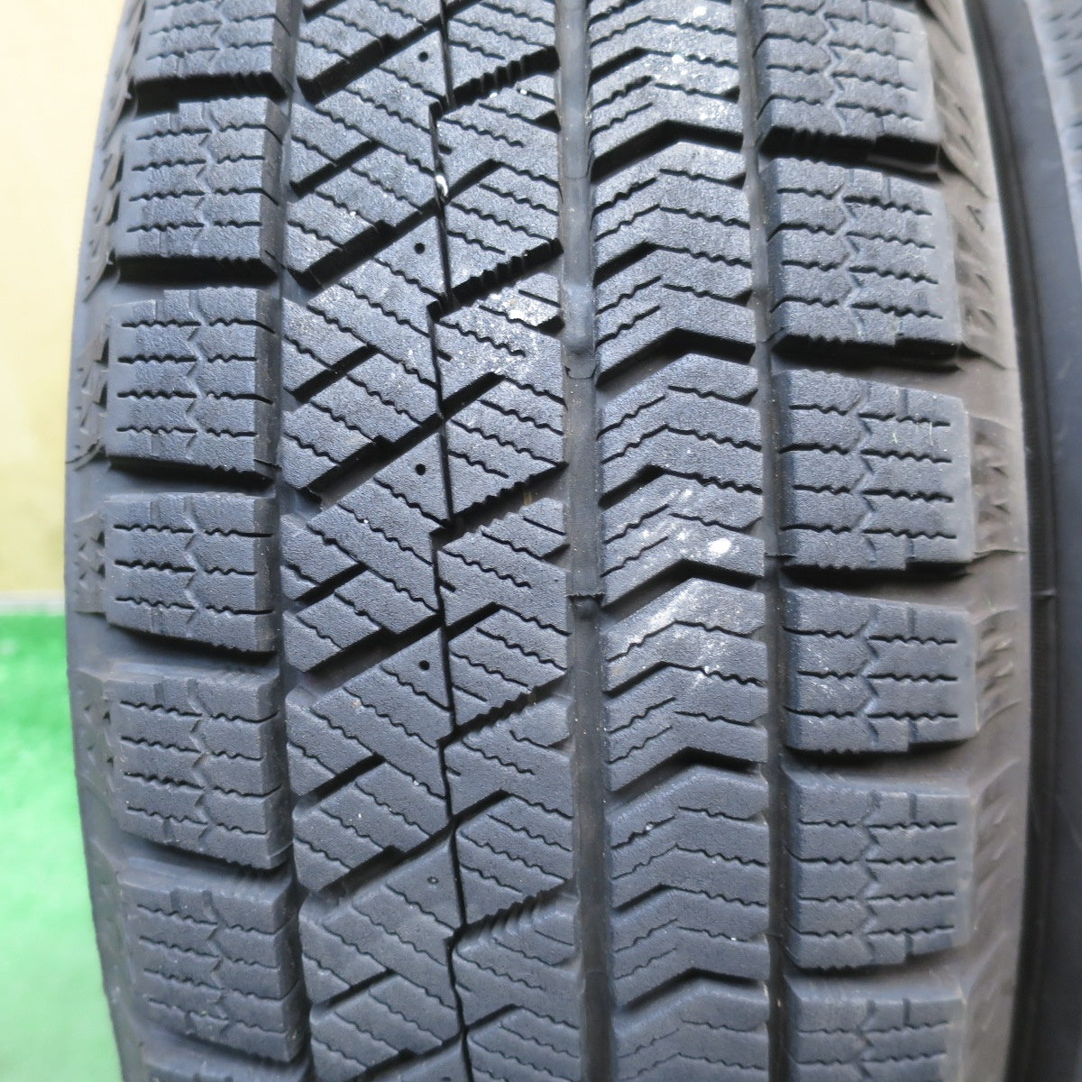 バリ溝!23年!8.5分◎スタッドレス 165/60R15 ブリヂストン ブリザック VRX2 SCHNEIDER シュナイダー 15インチ ハスラー 等 PCD100/4H◎6101205NJス