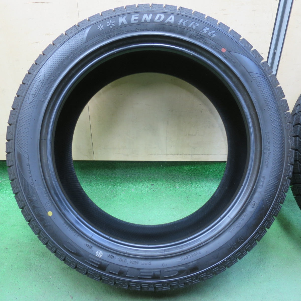 バリ溝!24年!ほぼ10分★スタッドレス 235/50R18 ケンダ KR36 アイステック ネオ タイヤ 18インチ アルファード ヴェルファイア 等★5092404イスタ