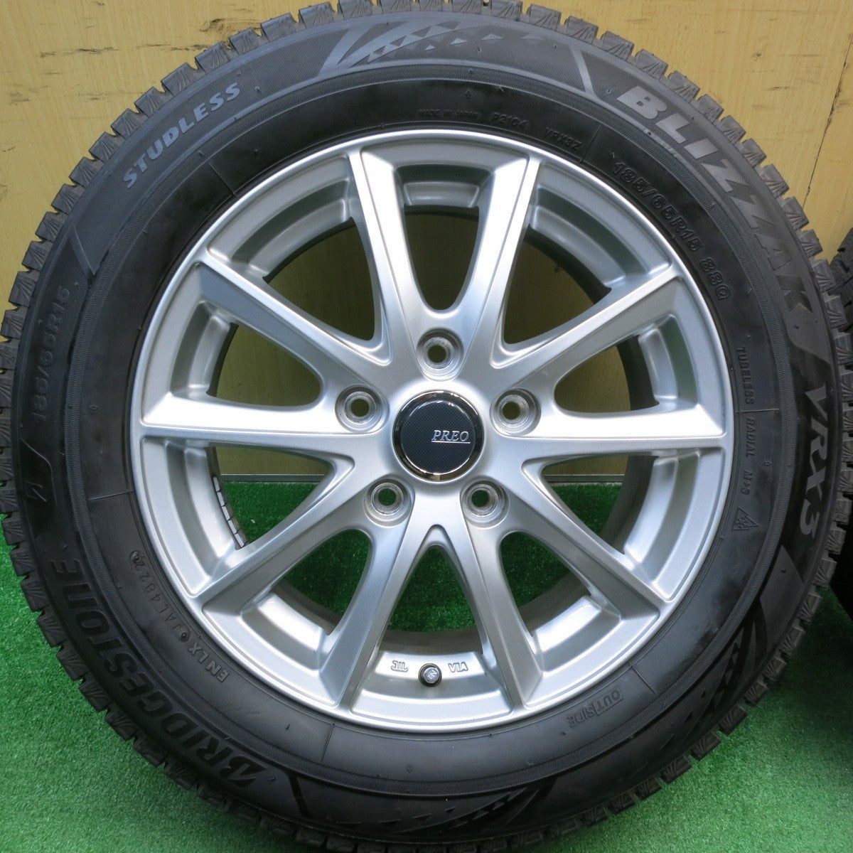 バリ溝!22年!キレイ!9.5分★スタッドレス 185/65R15 ブリヂストン ブリザック VRX3 PREO プレオ 15インチ PCD114.3/5H★5041506TNス