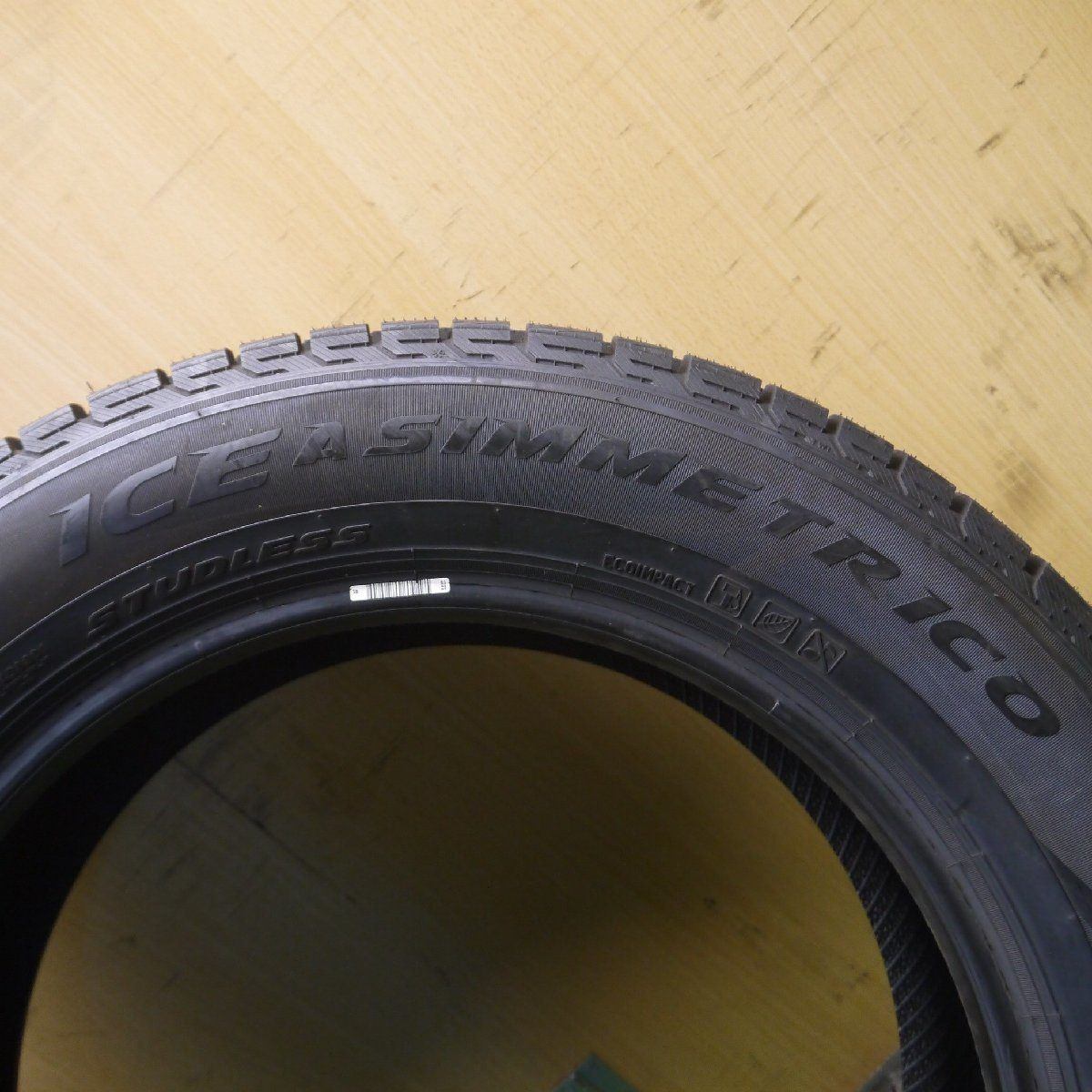 未使用!21年!1本価格★スタッドレス 225/60R18 ピレリ アイスアシンメトリコ 18インチ ハリアー RAV4 CX-5 等★3122601Hスタ